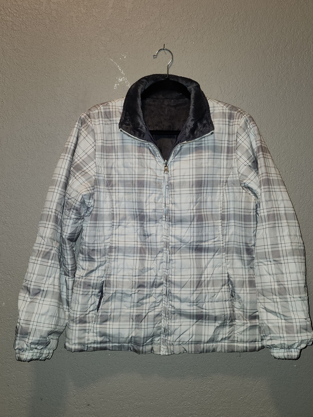 Below Zero White Grey Plaid Winter Jacket | Medium